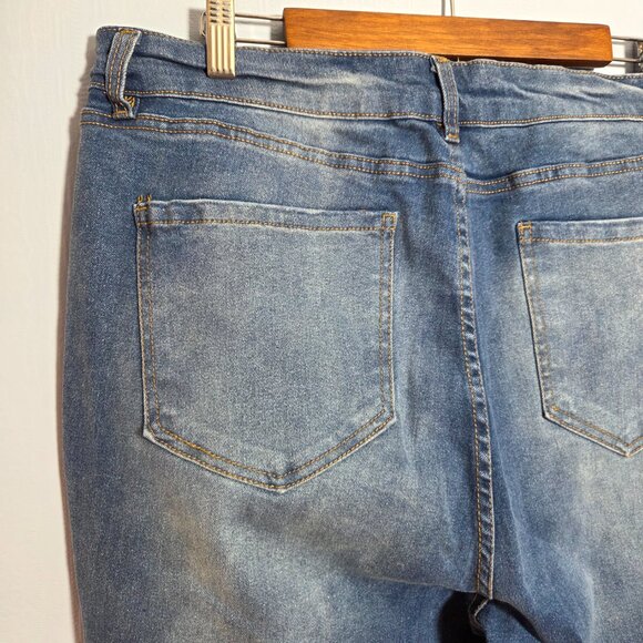 Fashion Nova Size 16 Faded Medium Wash Denim Blue Distressed Flare Jeans - Picture 8 of 12